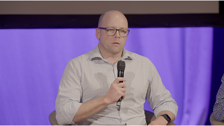 Picture of Anthony Turton (Sleep Scientist) talking about the Z10-BodyFit® System